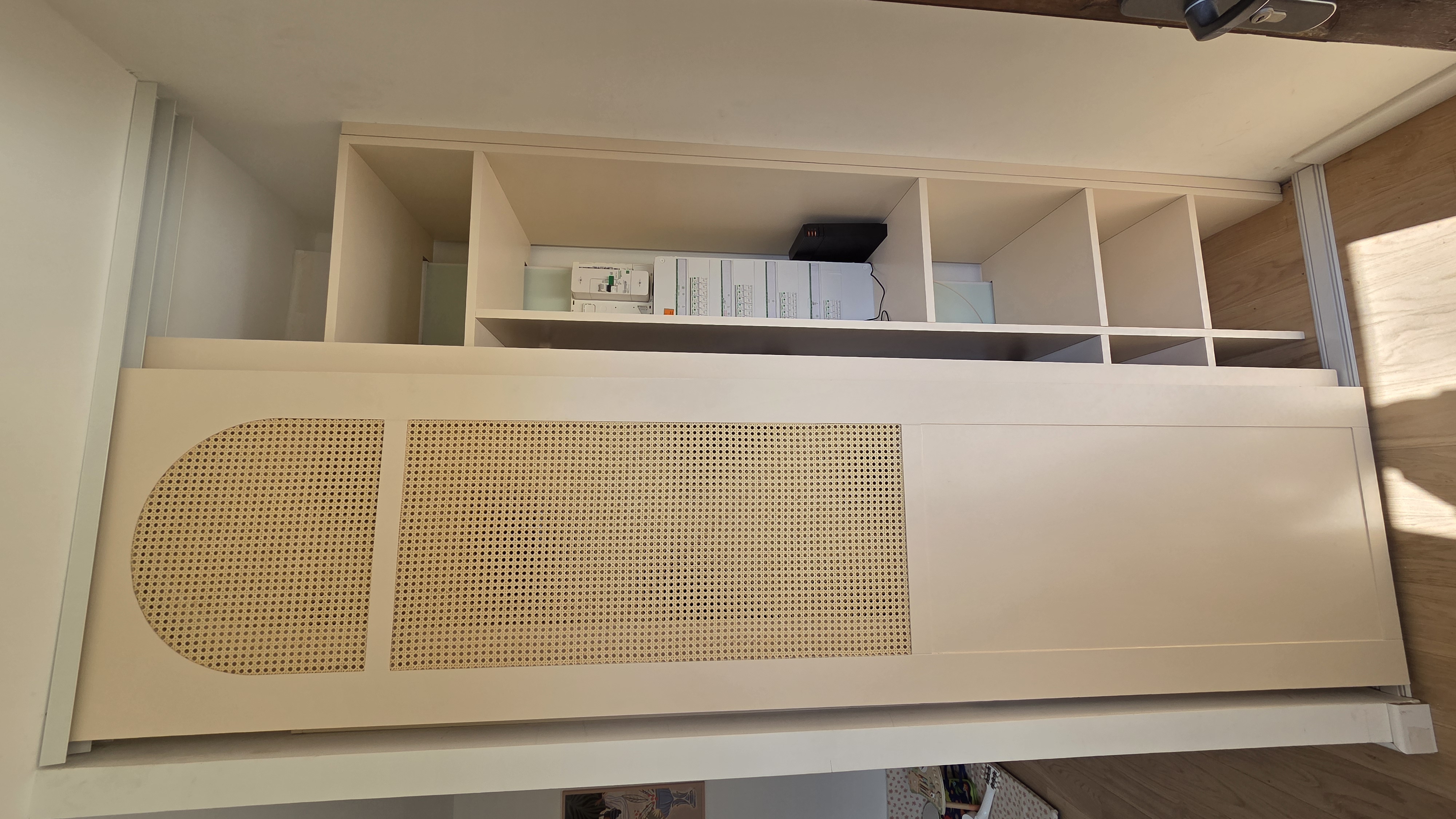Portes coulissantes en MDF peint et canage